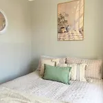Artistic 3 Bed Home In Old Trafford Next To Mufc