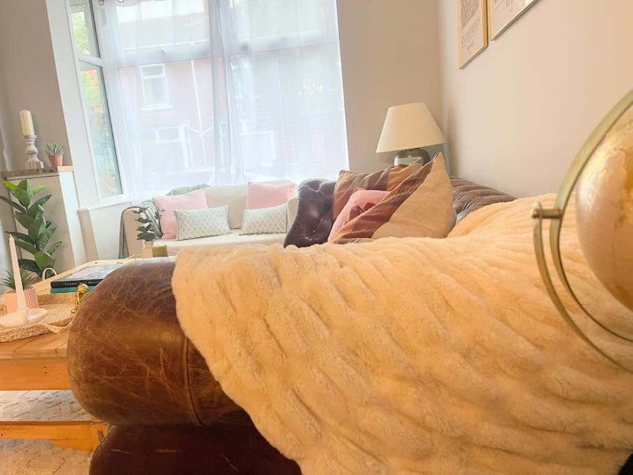 Artistic 3 Bed In Old Trafford Next To Mufc Manchester