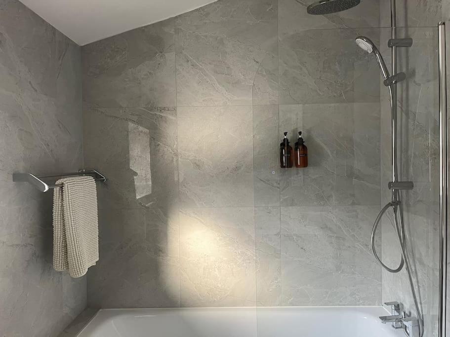Artistic 3 Bed In Old Trafford Next To Mufc Manchester