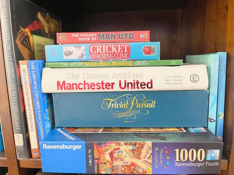 Artistic 3 Bed In Old Trafford Next To Mufc Holiday home