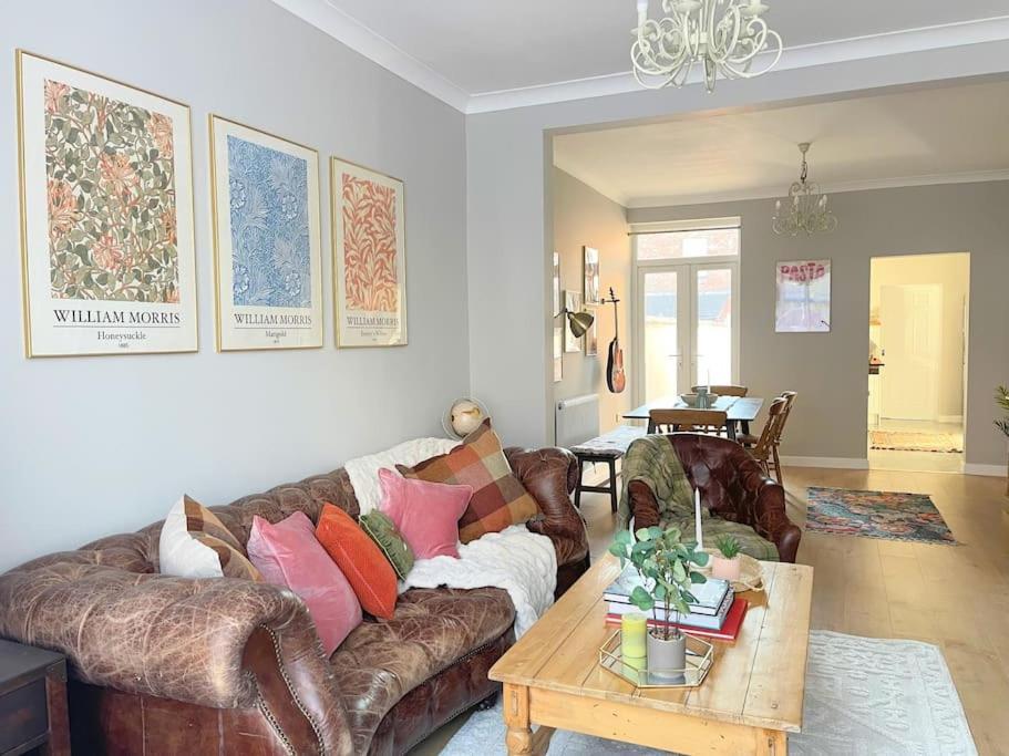 Artistic 3 Bed In Old Trafford Next To Mufc Holiday home *