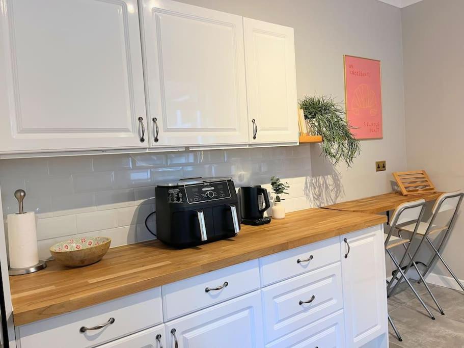 Artistic 3 Bed In Old Trafford Next To Mufc *