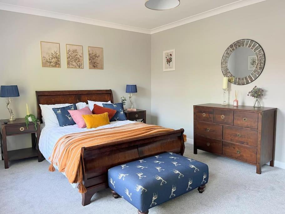 Artistic 3 Bed In Old Trafford Next To Mufc Holiday home *