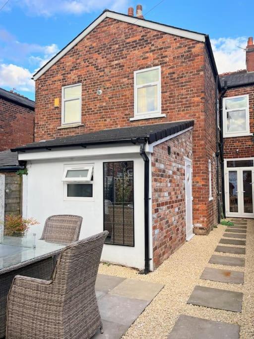 Artistic 3 Bed In Old Trafford Next To Mufc * Manchester